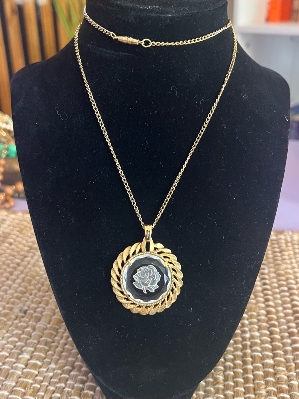 Vintage Glass Rose Intaglio Pendant Necklace Gold Tone Victorian Revival - Picture 1 of 4